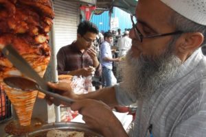 Chacha Ji Ka Chicken Shawarma Roti @ 30 rs ($0.42 ) | Mumbai Street Food Loves You