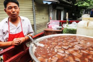 Chinese Street Food Tour in Chengdu, Sichuan | BEST Street Food in China