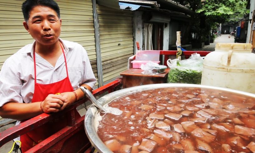 Chinese Street Food Tour in Chengdu, Sichuan | BEST Street Food in China