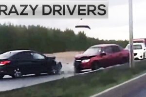 Crazy drivers! (Opposite side) - Road Rage and Car Crashes compilation 2016