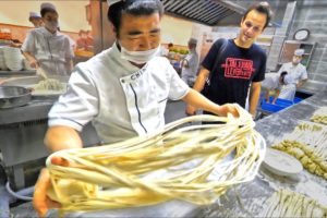 EXTREME Hand Pulled Noodles Tour in Xi'an, China - AMAZING Chinese Street Food