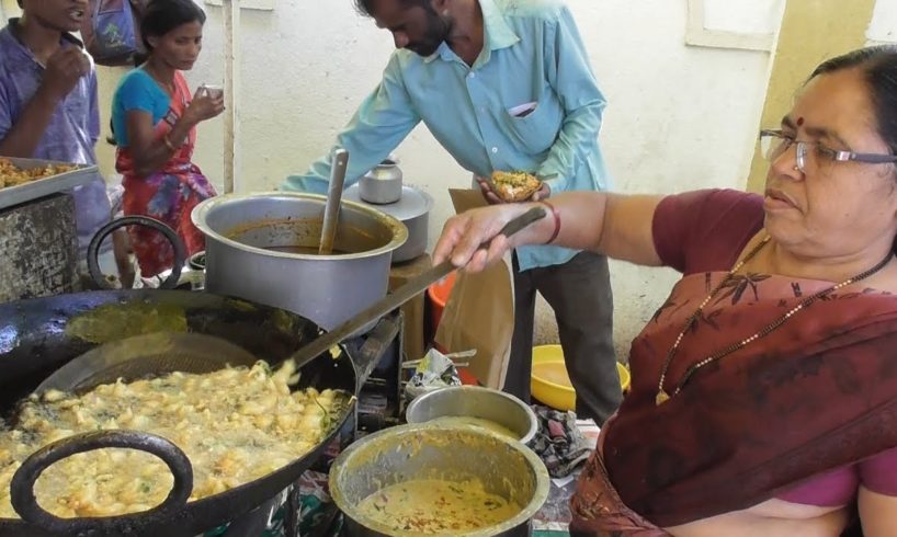 Energetic Marathi Madam Selling Huge Pakora /Bhaji (Snacks) | Street Food India Yavatmal