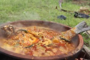 Fish Curry - Cooking an full Fish - Country Foods