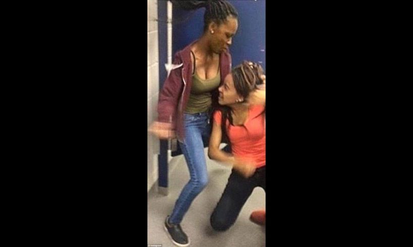 Girls Fighting Like Crazy In Nightclub Bathroom | Ghetto Hood Fights