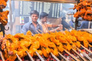 INDIAN STREET FOOD Tour in LUCKNOW with MONSTER BBQ CHICKEN and CHEAP SPICY CURRY !