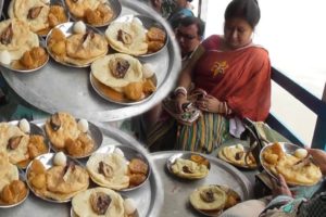 Indian Street Food | Nan Puri Making on Boat | People Enjoying Rainy Day Picnic On Vessel Boat