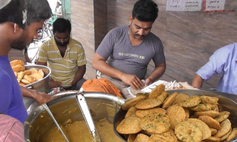 Lucknow People Enjoying Morning Food - Khasta/Puri/Chhole Chawal - Durga Khasta Corner