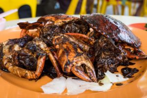 Must-Eat Singapore Food - Legendary BLACK PEPPER CRAB at Eng Seng Restaurant!