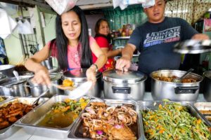 Philippines Street Food - AMAZING Filipino Food at Aling Sosing's Carinderia in Manila!