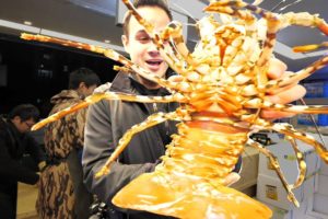 SZECHUAN Seafood EXTREME - INSANE Chinese Seafood TOUR in Chengdu, China - SPICY CHINESE SEAFOOD!!!