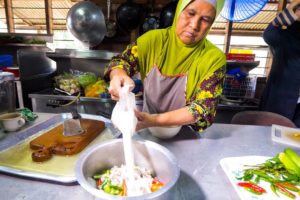 Village Food in Malaysia - UNIQUE Malaysian Food in Terengganu, Malaysia