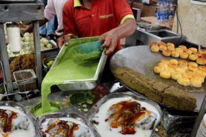 World Best Chaat Center (Aloo Tikki /Motor Tikki/Dahi Vada ) - Moti Mahal Lucknow Hazratganj