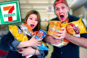 10 KOREAN FOODS You've Never Seen! UNIQUE Korean 7-Eleven Tour in Seoul