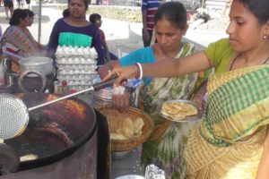 Active Couple Selling Kachori (5 Piece with Veg Curry & Chutney @ 20 rs ) | Street Food Digha