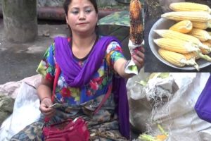 Beautiful Darjeeling Lady Selling Roasted Corn - Street Food at Darjeeling - Street Food India
