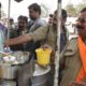 Best Daredevil Energetic Tea Seller in The World - Working with Fun - Street Food India