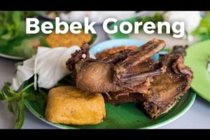Best Indonesian Food - FRIED DUCK and SAMBAL at Bebek Goreng H. Slamet in Jakarta!