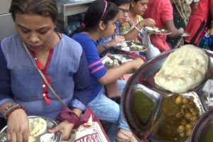 Chole Bhature Lovers in Kolkata | Price @38 rs Per Plate | Delicious Indian Street Food