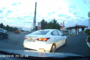 Daily Dashcam Fails and Road Rage 2018 August #838