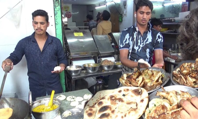 Delhi Paharganj Ka Special Amritsari Chur Chur Naan | Street Food India