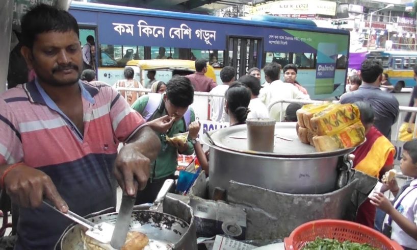 Egg Toast @ 20 rs Each & Ghugni @ 12 rs Plate Street Food Kolkata Gariahat More