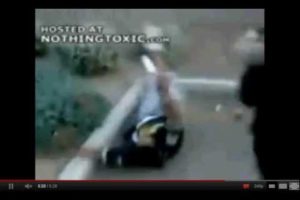 Hood Fights Girl Knocks Out Drugdealer Huge Boy