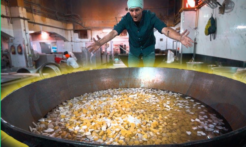 INDIAN FOOD Touched by GOD! How to Cook for 10,000 People in Delhi's Biggest Sikh Temple!