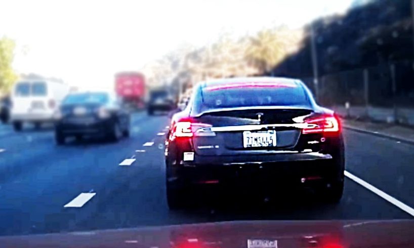 Idiots on the Road - Dashcam video #865