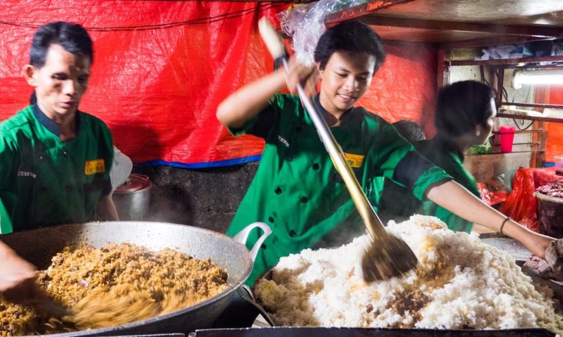 Indonesian Street Food - GIANT Fried Rice in Jakarta, Indonesia (Nasi Goreng Kambing Kebon Sirih)!