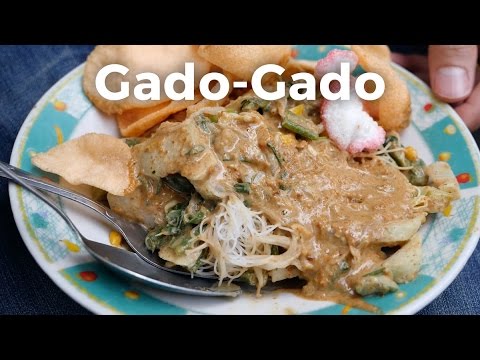 Jakarta Street Food - Local Indonesian Gado-Gado!