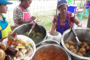 Ladies Manage All | It's a Thai Lunch Time (Rice /Bamboo Fish Curry/Egg Pork Curry/ Vegetables)