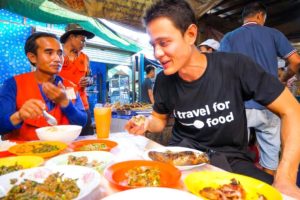 Lao Street Food - GIANT STICKY RICE Feast and Stuffed Chili Fish in Vientiane, Laos!