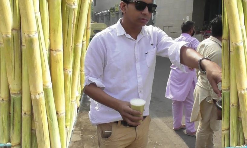 People Enjoying Sugarcane Juice in Delhi | Summer Favorite Drink for All | Street Food Loves You