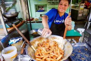 Philippines Food in Manila - Best BANANA EGG ROLLS (Turon) at Mang Tootz Food House!