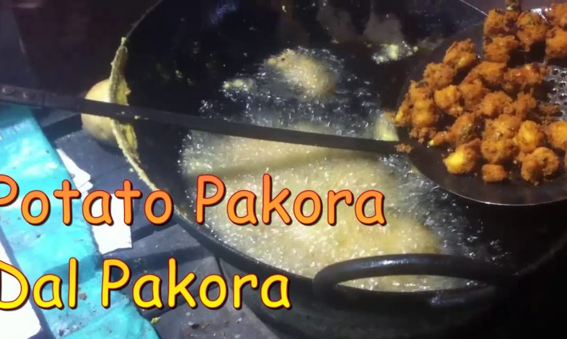 Potato Pakora - Dal Pakora Street Food in Kolkata - Street food loves you