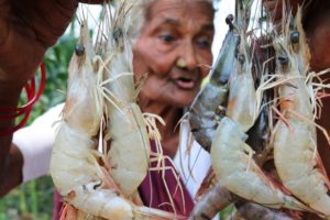 Prawns Recipe || Spicy Prawns Roast By Our Granny