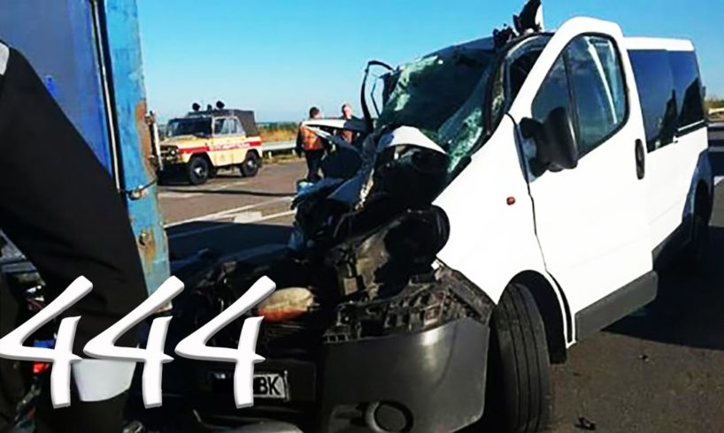 ROAD RAGE & CAR CRASH COMPILATION #444 (August 2016) (with English subtitles)