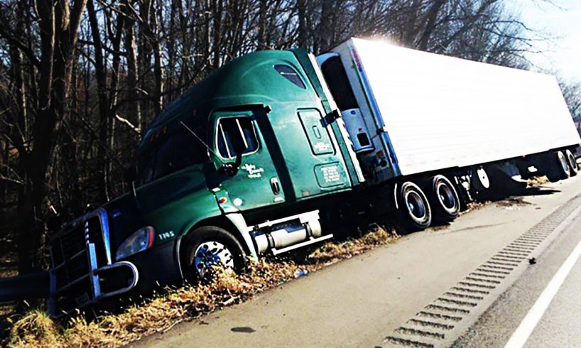 Semi Truck & Car Tire Blowout on Dashcam 2017, Idiot Car & Semi truck Drivers