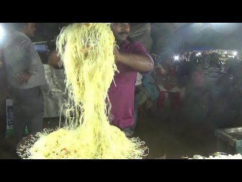 Street Food In Station Area Kolkata | People are Eating Egg Roll/Chowmein|Amazing Indian Street Food