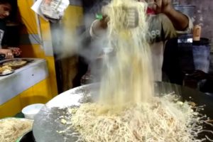 Street Food Kolkata|Making Egg/Chicken Chow mein/Noodles|Indian Street Food 2017