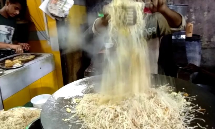 Street Food Kolkata|Making Egg/Chicken Chow mein/Noodles|Indian Street Food 2017