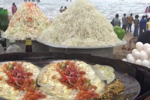 Street Food Selling at Indian Sea Beach Puri | Look How Fast Food Seller Making Egg Roll