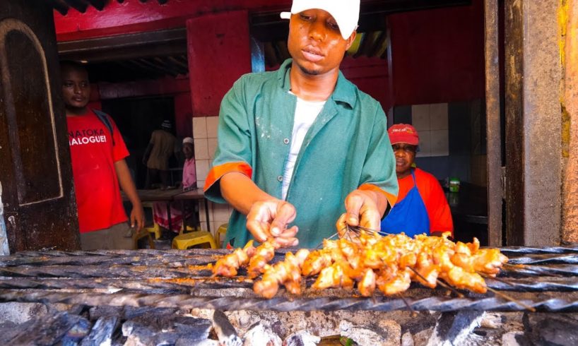 Street Food Tour of Lamu, Kenya - FOOD MELTING POT and Sailboat BBQ - Kenyan Swahili Food!