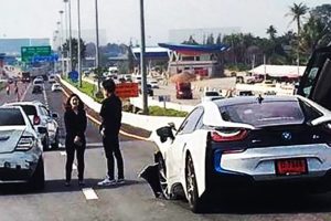 Stupid Drivers on Dashcam - New Car Funny Videos 2017, Driving Fails Vehicles in Traffic #578