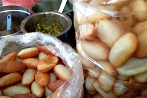 Tasty Sooji Pani Puri (Golgappa/Puchka) with Green Water | Kolkata Street Food | Indian Street Food