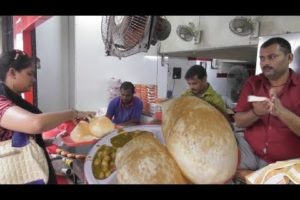 Tewari Bro Special Kolkata Bara Bazar | Big Chola Bhatura/Tikia Chola | Best Veg Street Food India