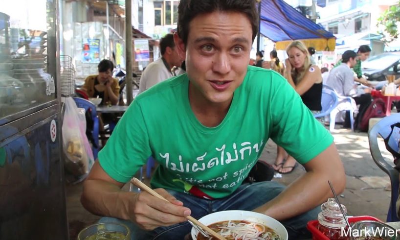 The Lunch Lady of Saigon - Famous Street Food in Vietnam!