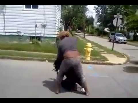 Weave Fights - Hood Fight! - Funny!