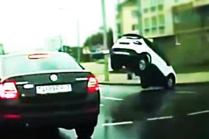 Woman and Car - Women Driving Fails 2018 #16