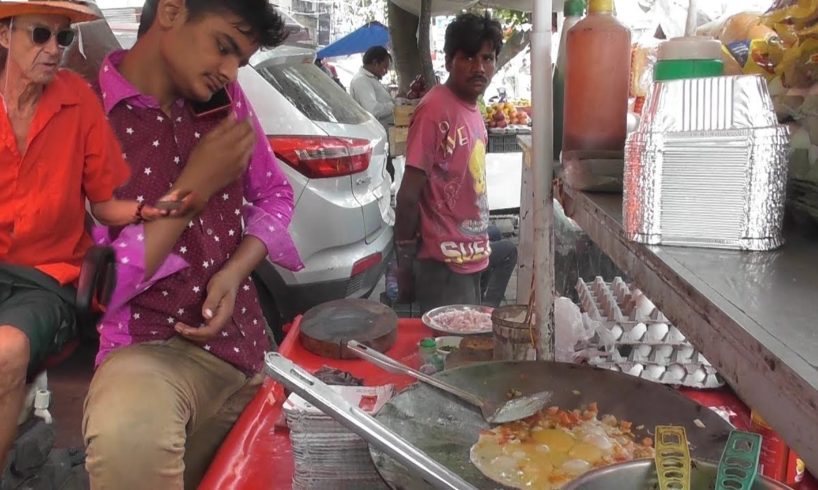 Young Man Preparing Egg (Anda) Bhurji | Delhi Street Food